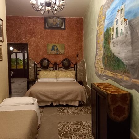 Sicilia In Miniatura "L'Atelier Dell'Etna" Bed & Breakfast Zafferana Etnea Exterior photo